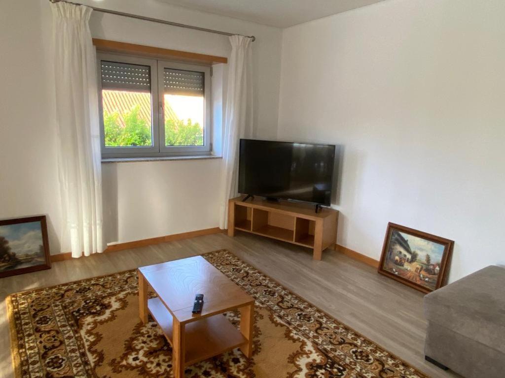 Vivenda Caixilao Casa Com 3 Quartos Βιάνα ντο Καστέλο Εξωτερικό φωτογραφία