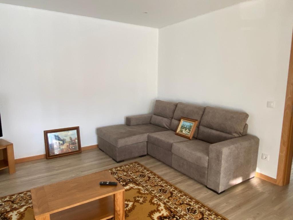 Vivenda Caixilao Casa Com 3 Quartos Βιάνα ντο Καστέλο Εξωτερικό φωτογραφία